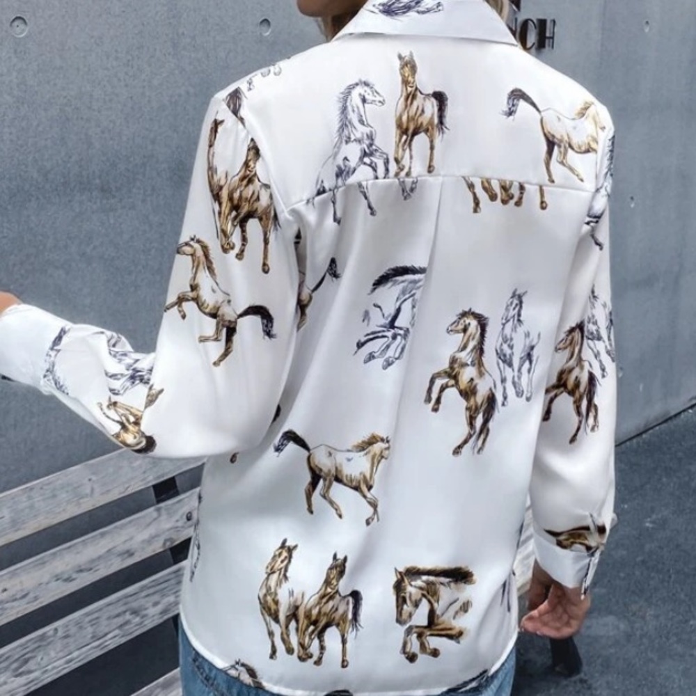 - - GORGEOUS WESTERN HORSE PRINT TOP - Picture 5 of 9